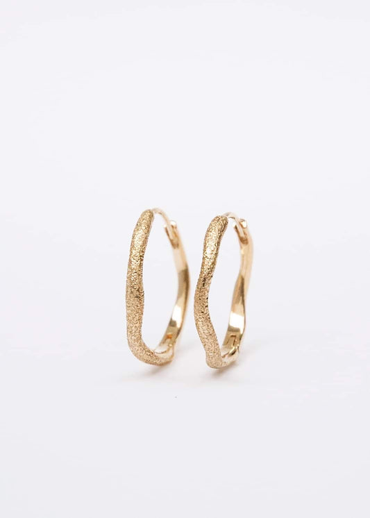 Fairmined gold earrings / SUNNY HOOP