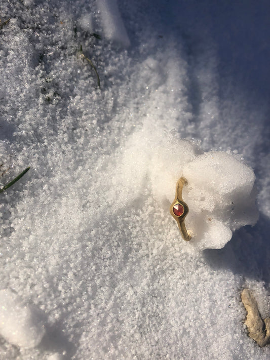 Single Garnet silver ring no.1