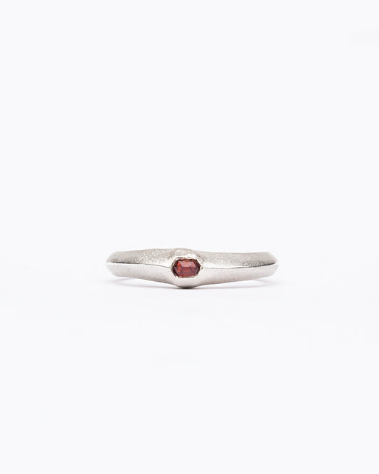 Single Garnet silver ring no. 2