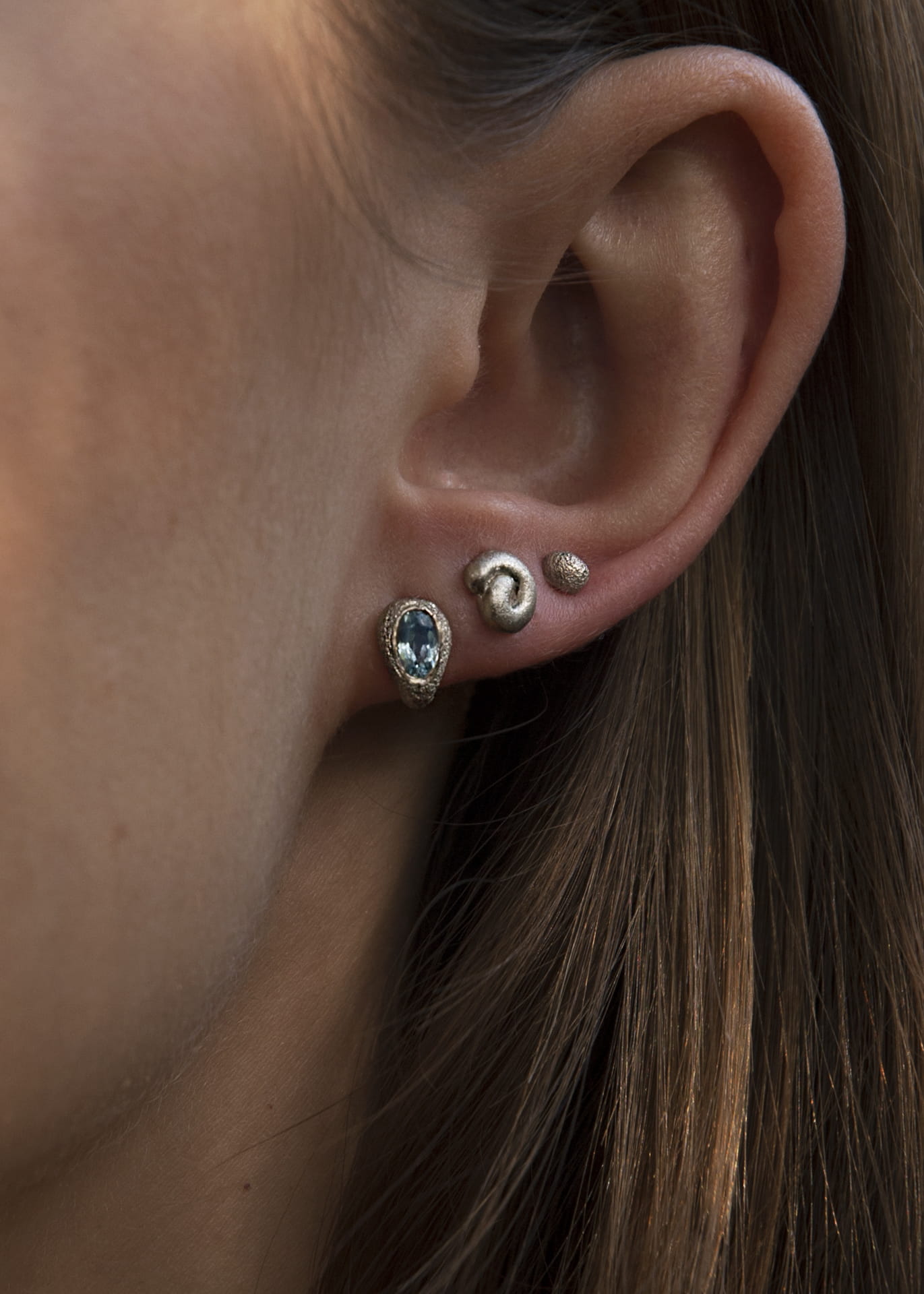 Fairmined gold earrings / AQUA DOTS