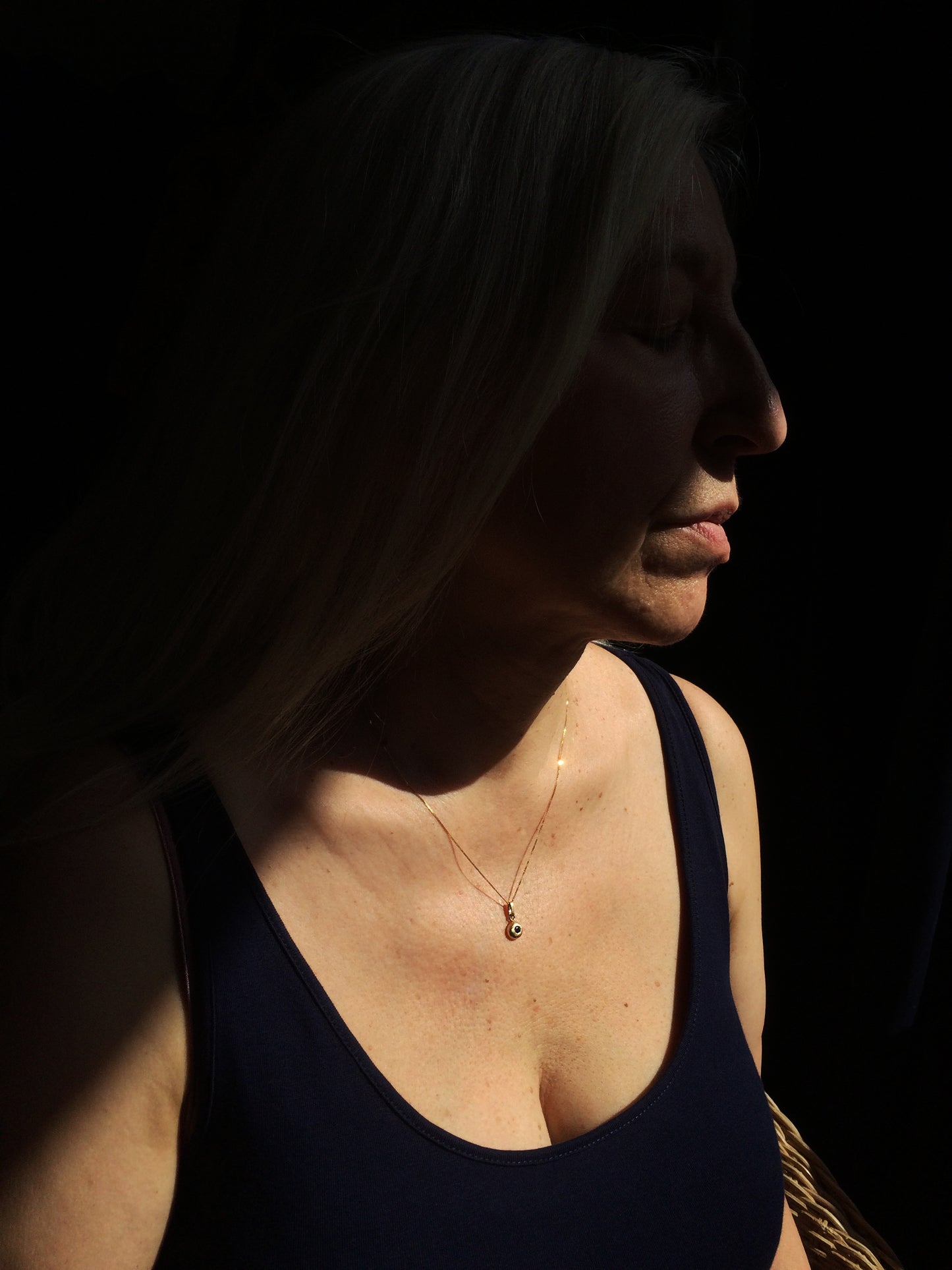 Fairmined gold pendant / COSMIC BERRIES