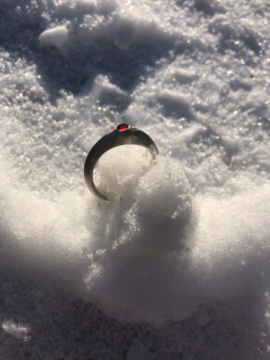 Single Garnet silver ring no. 2