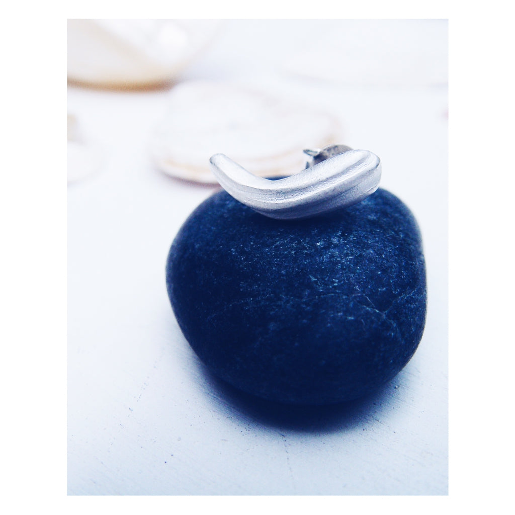 silver SINGLE earring / SHELL