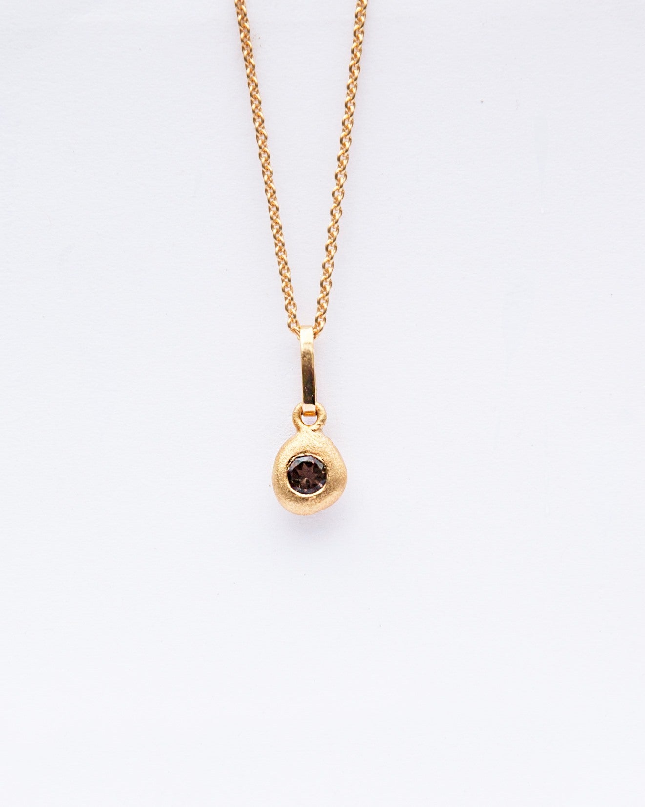 Fairmined gold pendant / COSMIC BERRIES