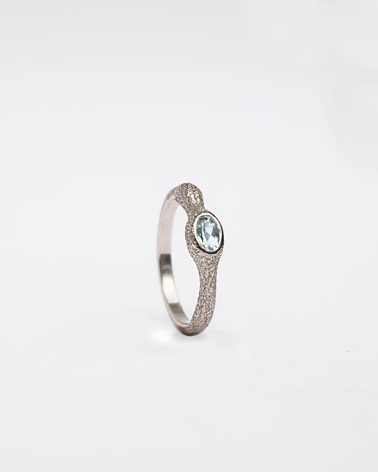 Fairmined gold RING with aquamarine / AQUA DROP